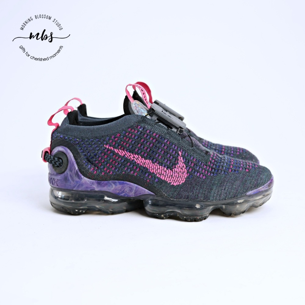 Nike Air VaporMax 2020 Flyknit Performance Sneakers Multicolor Women 8.5